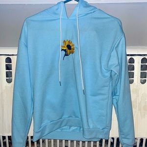 Hooded light blue flower sweatshirt